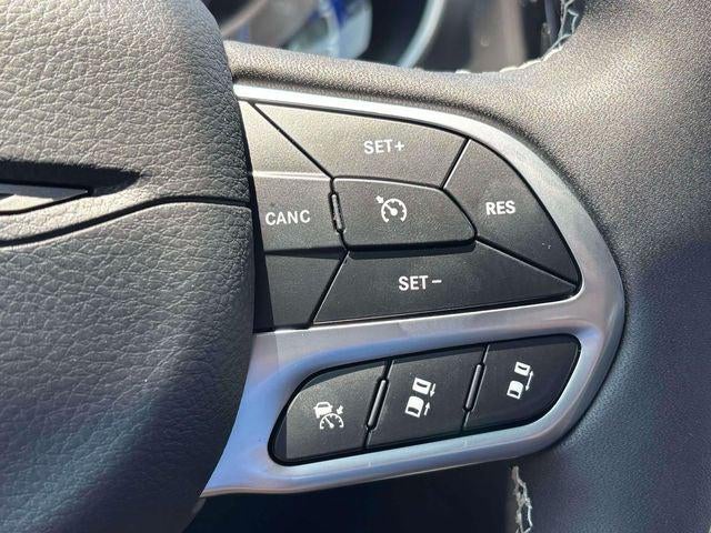 2027 Chrysler Pacifica PACIFICA SELECT AWD