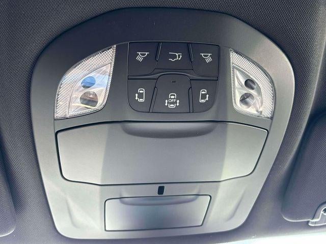 2027 Chrysler Pacifica PACIFICA SELECT AWD