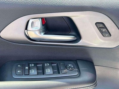 2027 Chrysler Pacifica PACIFICA SELECT AWD