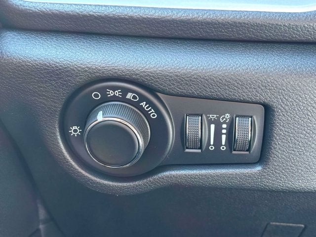 2027 Chrysler Pacifica PACIFICA SELECT AWD