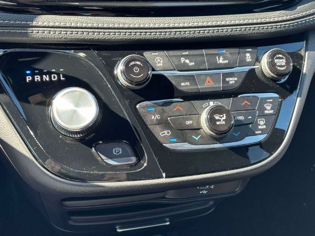 2027 Chrysler Pacifica PACIFICA SELECT AWD