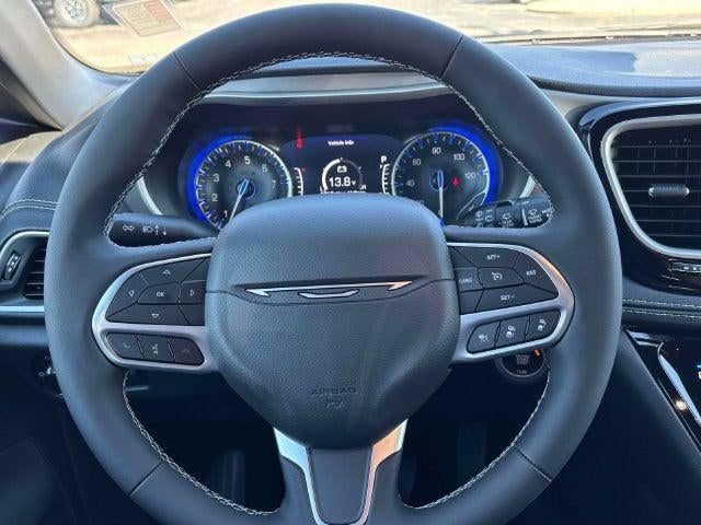 2027 Chrysler Pacifica PACIFICA SELECT AWD