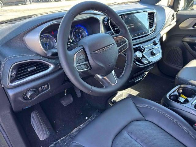 2027 Chrysler Pacifica PACIFICA SELECT AWD