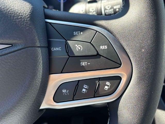 2027 Chrysler Pacifica PACIFICA SELECT AWD
