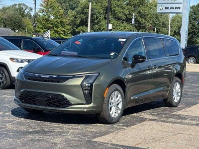2027 Chrysler Pacifica PACIFICA SELECT AWD