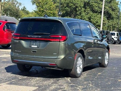 2027 Chrysler Pacifica PACIFICA SELECT AWD