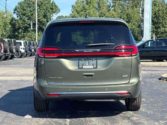 2027 Chrysler Pacifica PACIFICA SELECT AWD