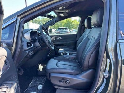 2027 Chrysler Pacifica PACIFICA SELECT AWD