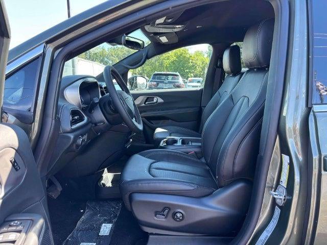 2027 Chrysler Pacifica PACIFICA SELECT AWD