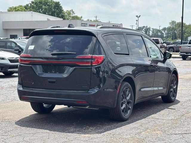 2027 Chrysler Pacifica PACIFICA LIMITED AWD