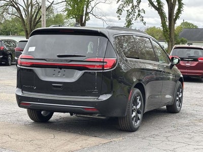 2027 Chrysler Pacifica PACIFICA LIMITED AWD