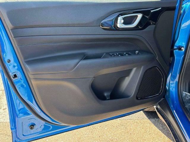 2027 Jeep Compass COMPASS LATITUDE ALTITUDE 4X4