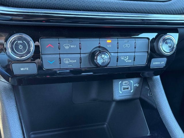 2027 Jeep Compass COMPASS LATITUDE ALTITUDE 4X4