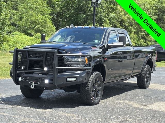 2021 RAM 3500 Limited Crew Cab 4x4 8' Box
