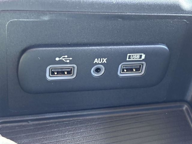 2022 RAM 1500 Classic Tradesman Crew Cab 4x4 5'7' Box