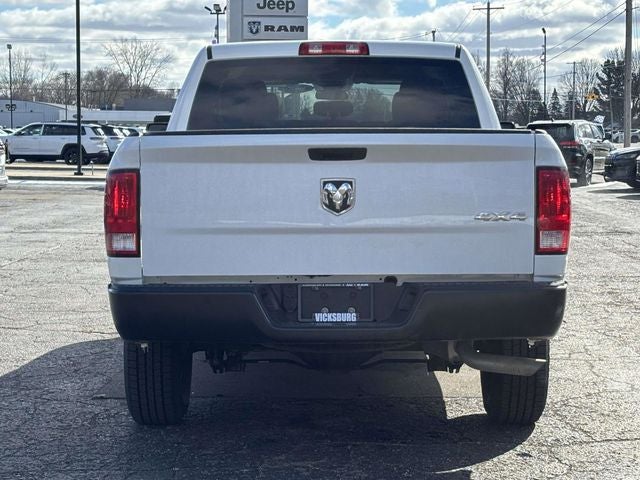 2022 RAM 1500 Classic Tradesman Crew Cab 4x4 5'7' Box