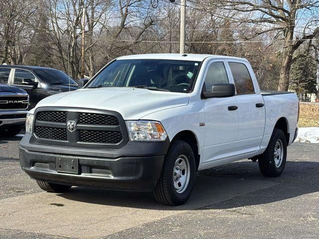 2022 RAM 1500 Classic Tradesman Crew Cab 4x4 5'7' Box