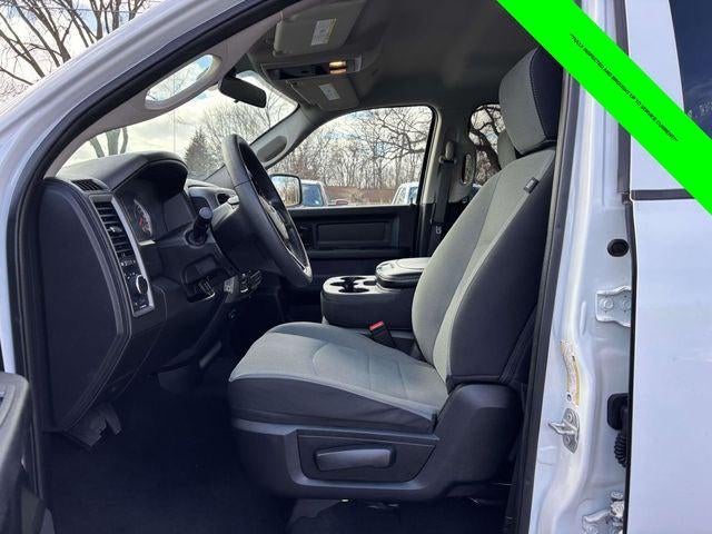 2022 RAM 1500 Classic Tradesman Crew Cab 4x4 5'7' Box