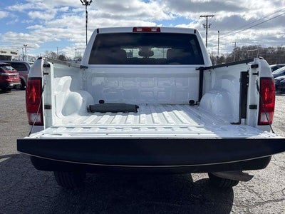 2022 RAM 1500 Classic Tradesman Crew Cab 4x4 5'7' Box