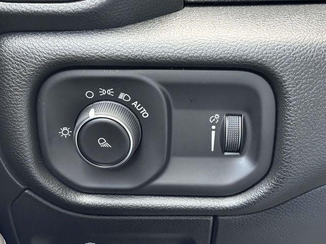 2026 RAM Ram 1500 RAM 1500 TRADESMAN CREW CAB 4X4 5'7' BOX