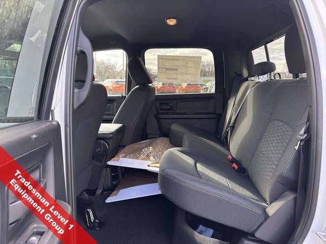 2026 RAM Ram 2500 RAM 2500 BLACK EXPRESS CREW CAB 4X4 6'4' BOX