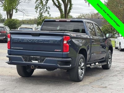 2022 Chevrolet Silverado 1500 4WD Crew Cab Short Bed RST