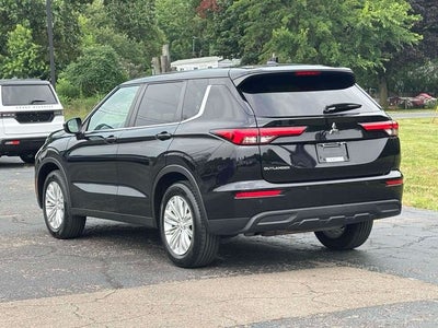 2023 Mitsubishi Outlander ES