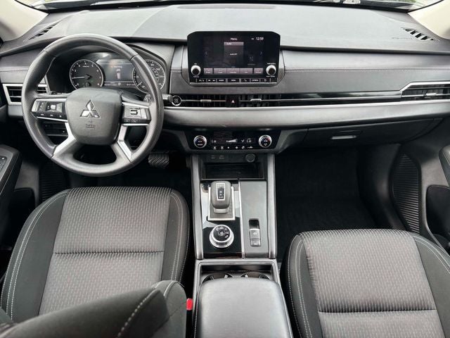 2023 Mitsubishi Outlander ES