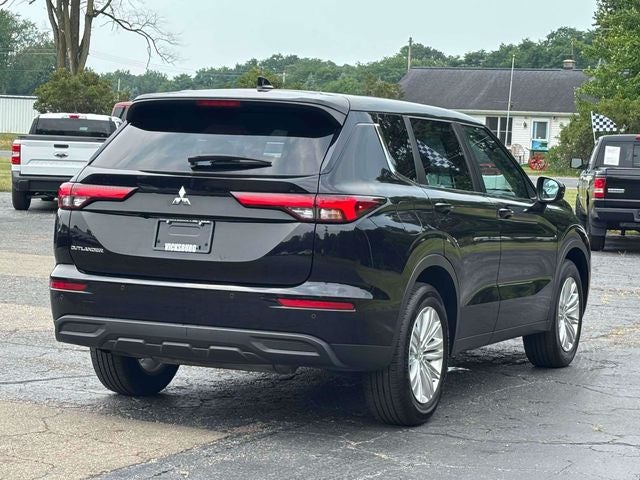 2023 Mitsubishi Outlander ES