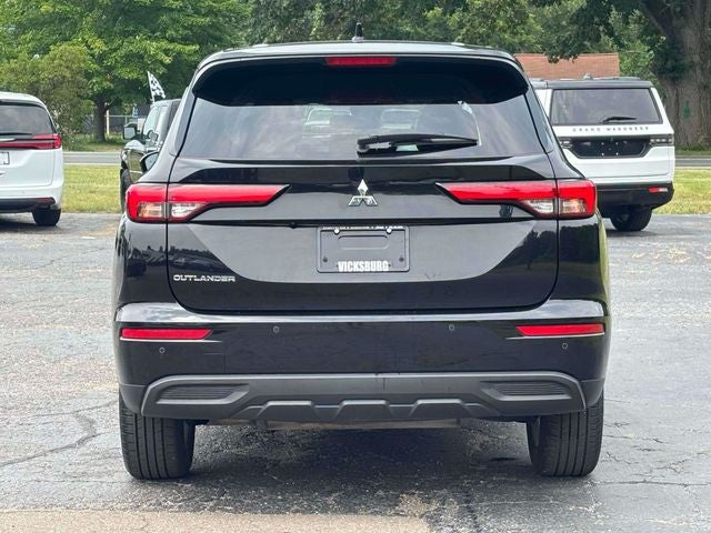2023 Mitsubishi Outlander ES