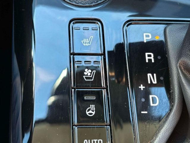 2023 Kia Niro SX Touring