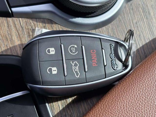 2017 Alfa Romeo Giulia Ti RWD